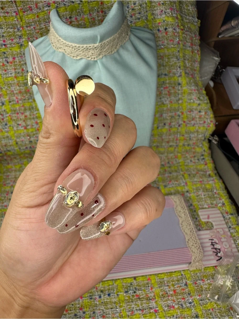 N/A gold tone